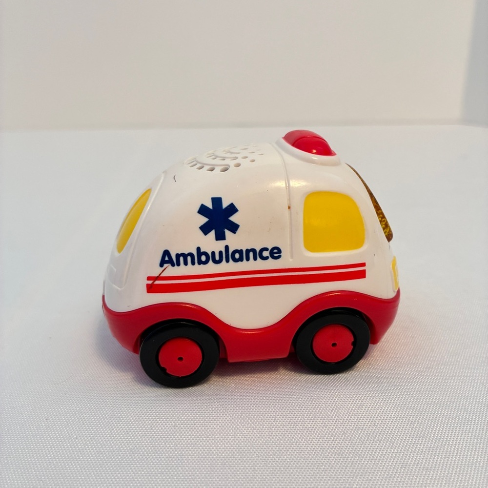 Vtech Go! Go! Smart Wheels Fire Truck/ Police Car/ Helicopter/ Ambulance - Picture 6 of 6